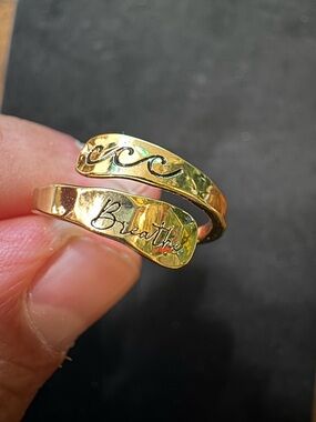 NWOT Gold Tone 'Breathe' Open Wrap Ring for Women